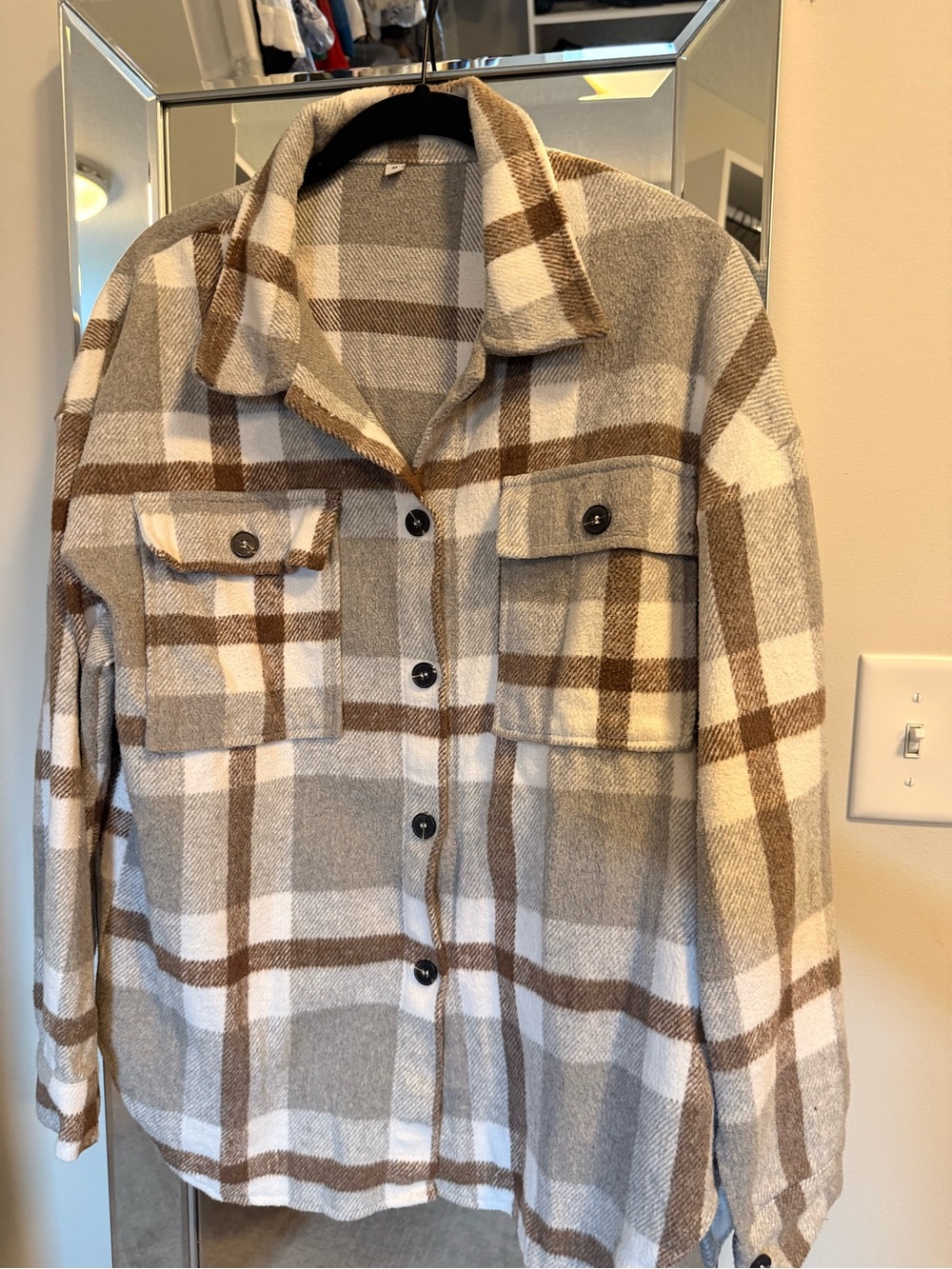 Womens Plaid Button-Up Shacket in Taupe & Cream
